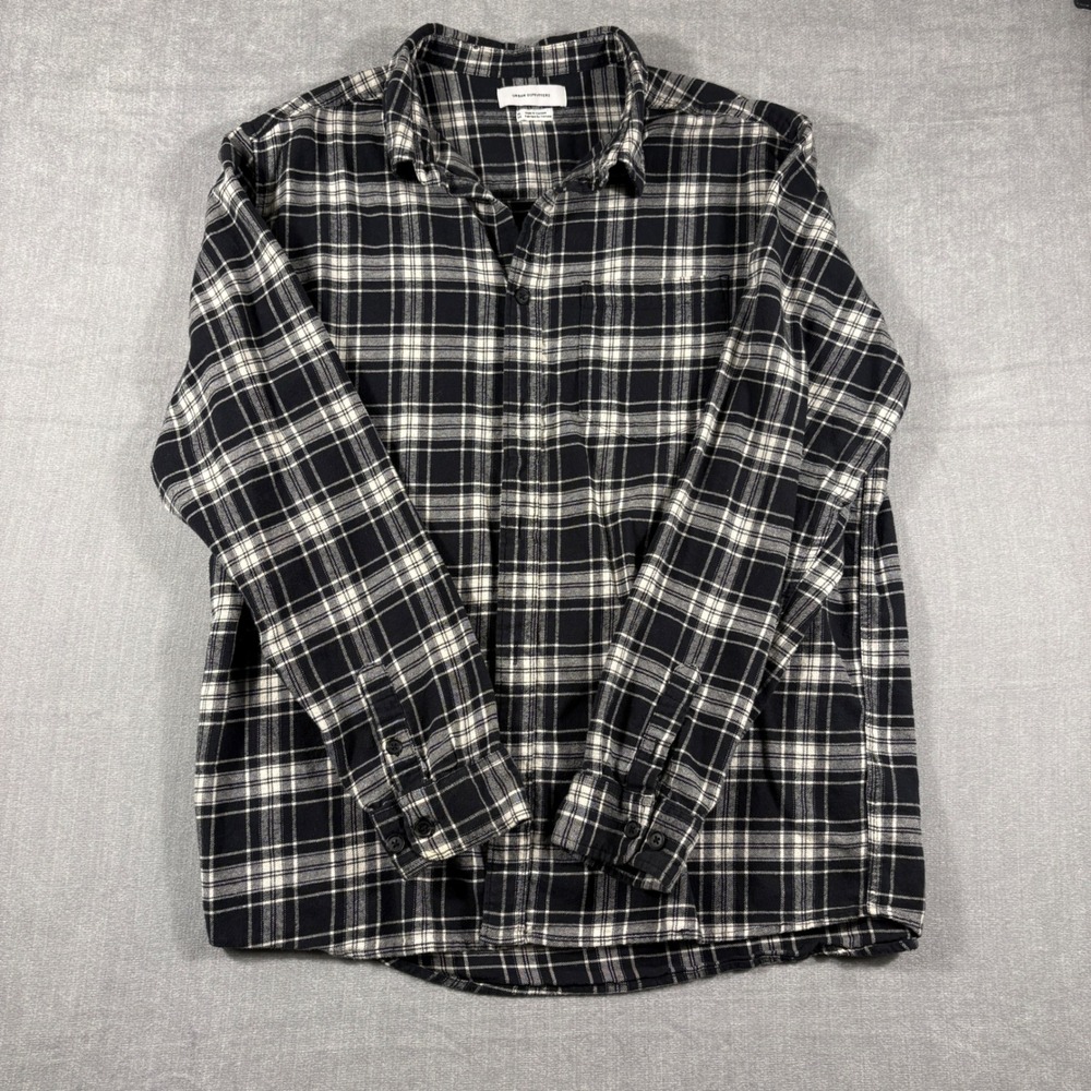 Urban Outfitters Mens XL Black White Plaid Flannel Long Sleeve Button Down Shirt